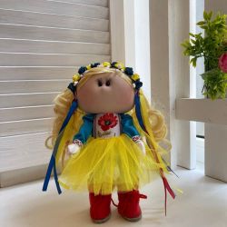 Bambola di pezza in stile ucraino