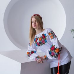 Blouse with colourful flowers