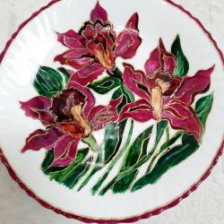 Piatto in ceramica dipinto a mano con fiori