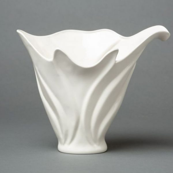 Vase original fait main en porcelaine blanche