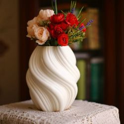 Große handgemachte Vase aus Porzellan
