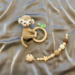 Monkey birth box: Rattle and lolette clip
