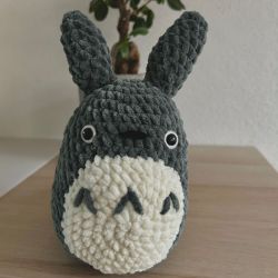 Peluche Totoro au crochet faite à la main (studio ghibli)