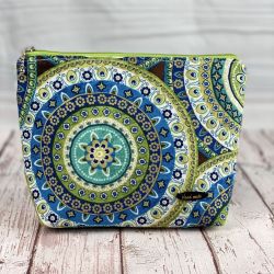Cosmetic bag with flowers