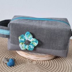 Boxy bag with crochet flowers